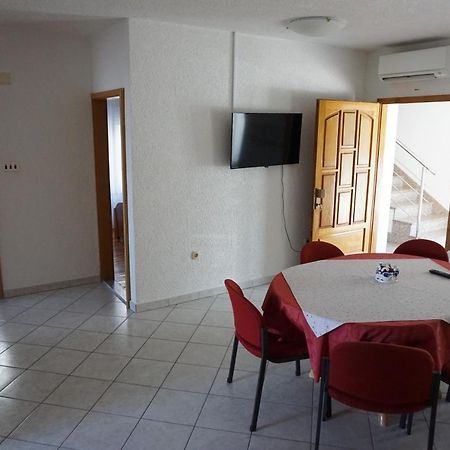 Spacious Comfort Apartment Duce Exterior photo