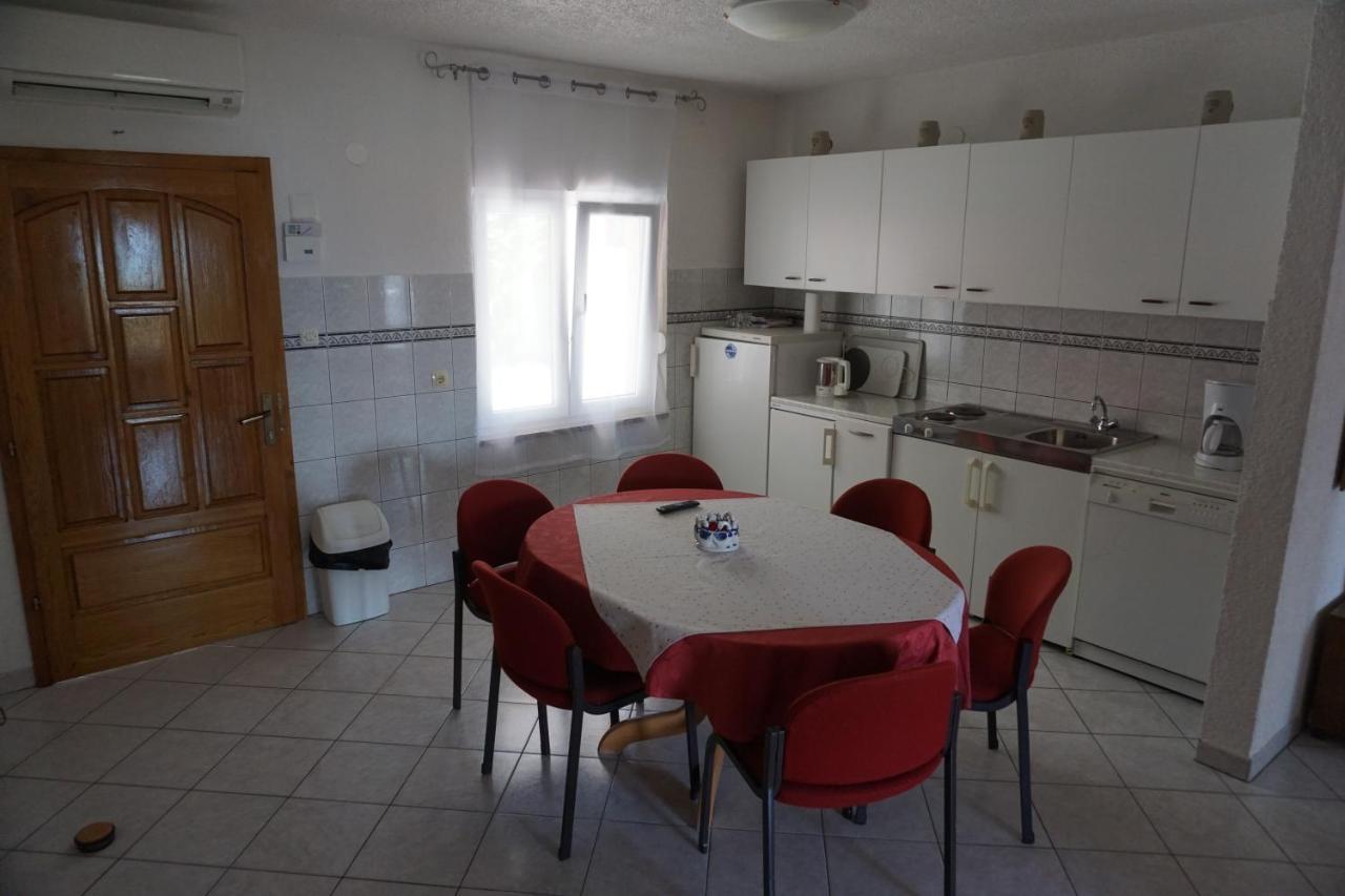 Spacious Comfort Apartment Duce Exterior photo