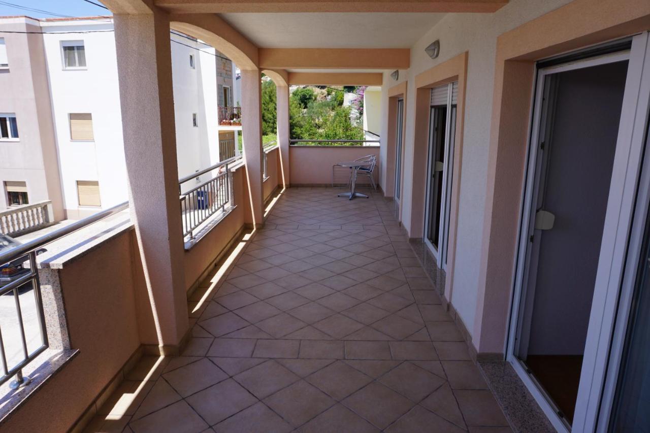Spacious Comfort Apartment Duce Exterior photo
