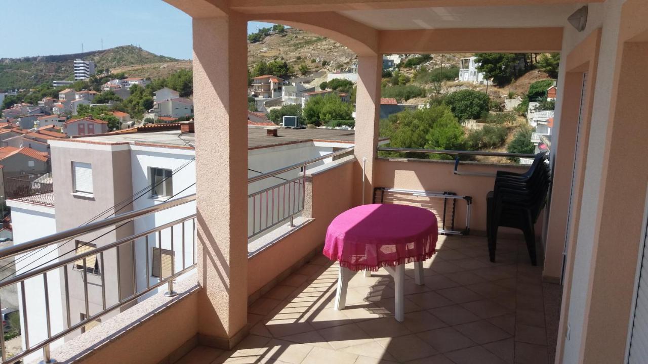 Spacious Comfort Apartment Duce Exterior photo
